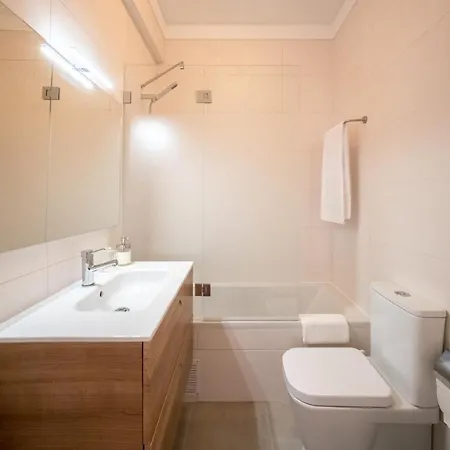 Family And Executive Apartment Lisbon