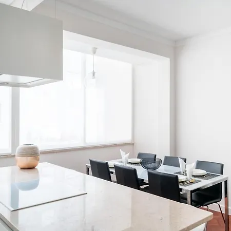 Family And Executive Apartament Lizbona